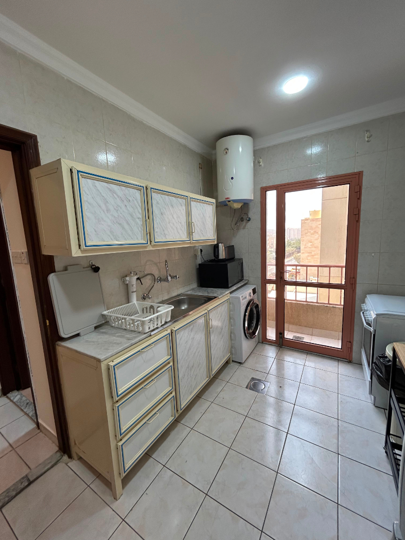 شقة مفروشة للإيجار في المنقف