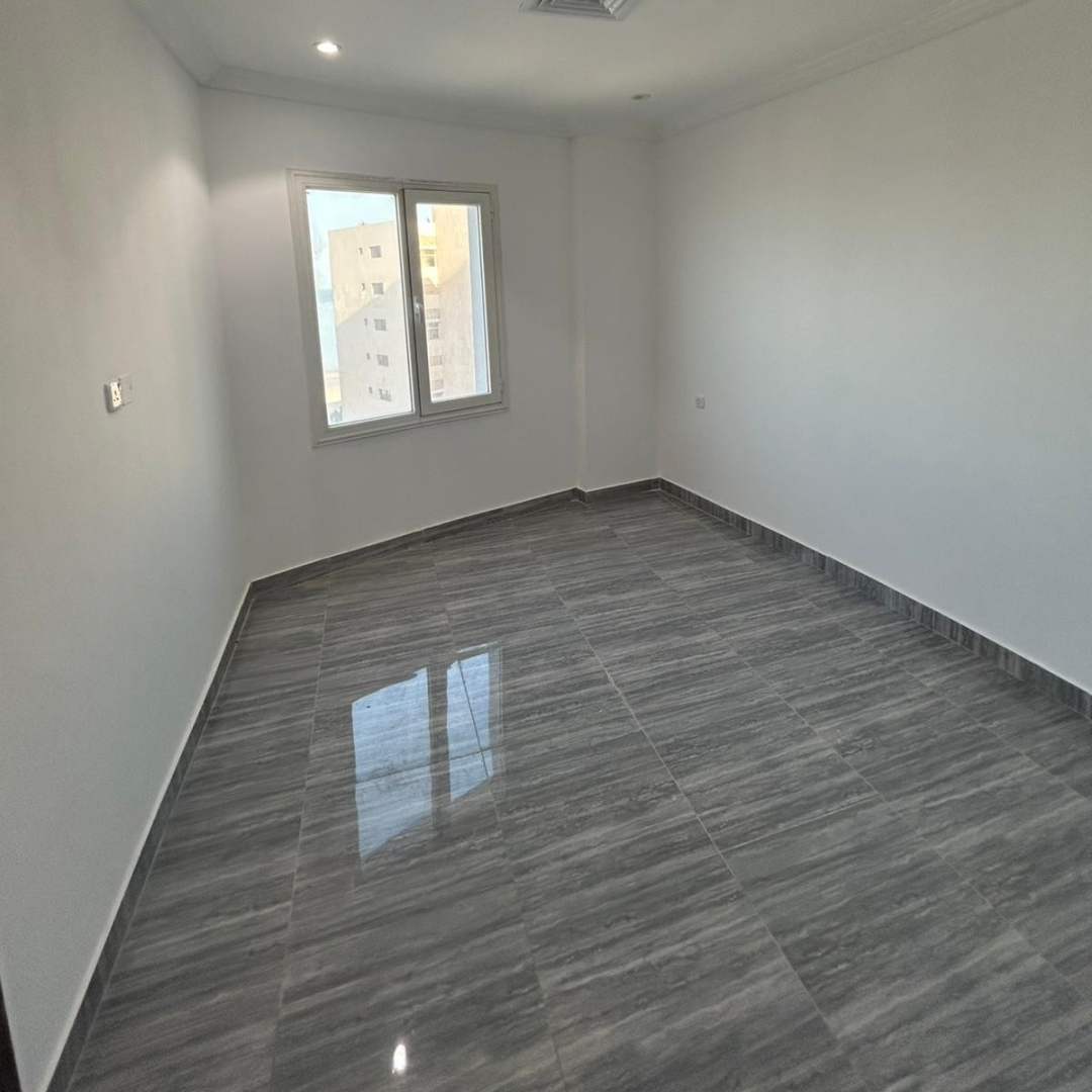 شقة سكنية إطلالة بحرية للإيجار في السالمية
