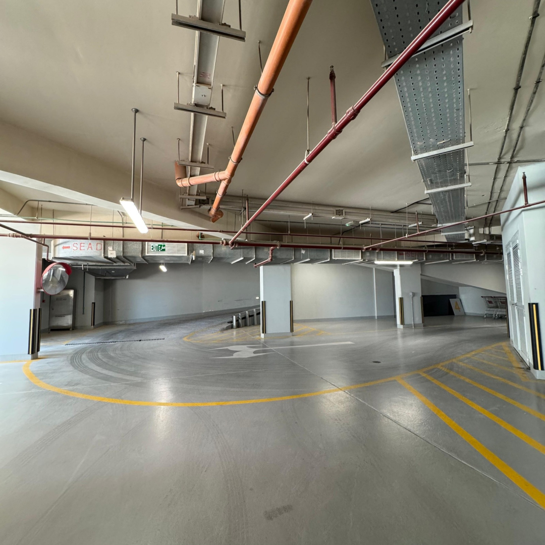 شقة نصف مفروشة إطلالة بحرية مع بلكونة للإيجار في ضاحية حصة المبارك