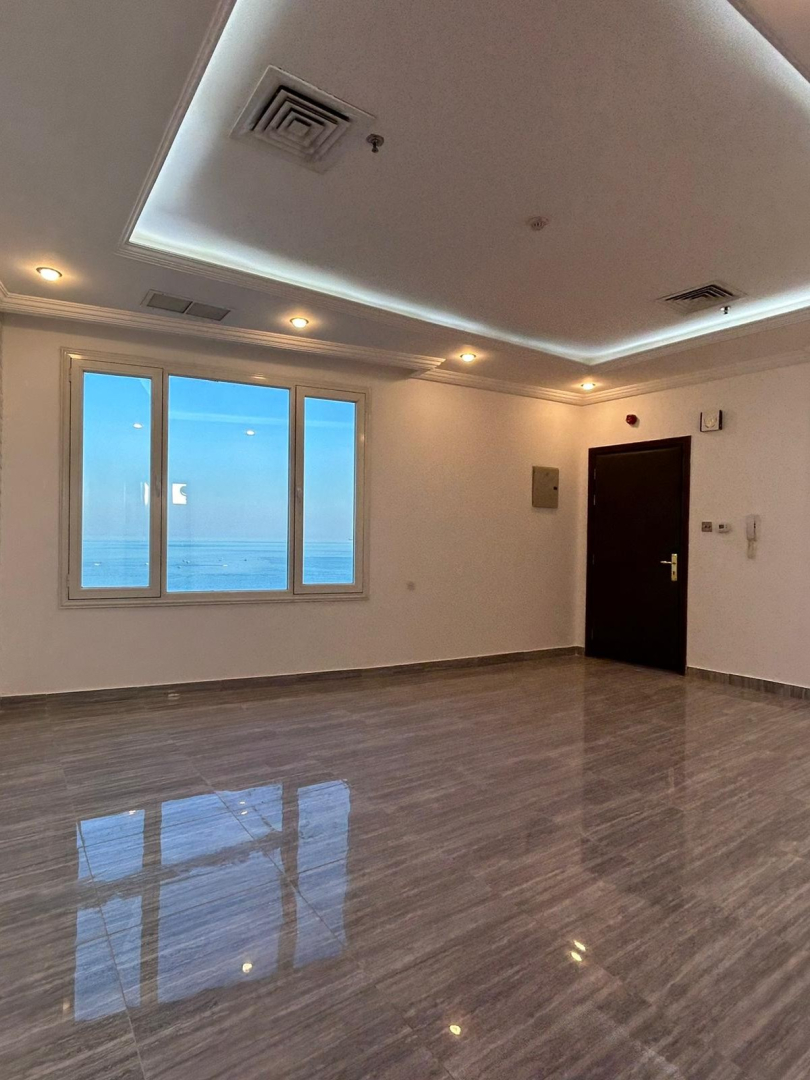شقة سكنية إطلالة بحرية للإيجار في السالمية